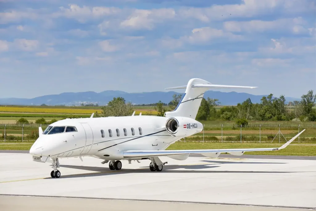 Challenger 350 super midsize jet charter, Bombardier Challenger 350 private aviation Fly Tango Jets