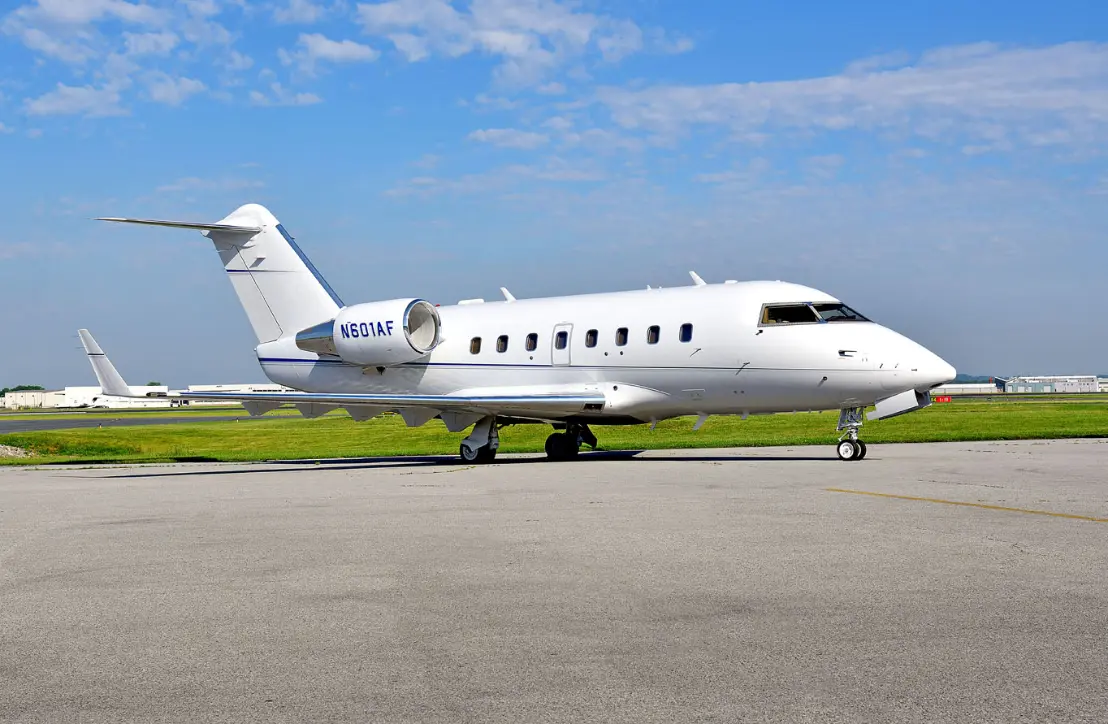 Challenger 601 Exterior