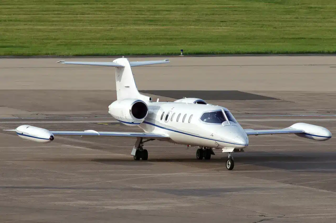 Learjet 40 light jet charter, Bombardier Learjet 40 private aviation Fly Tango Jets