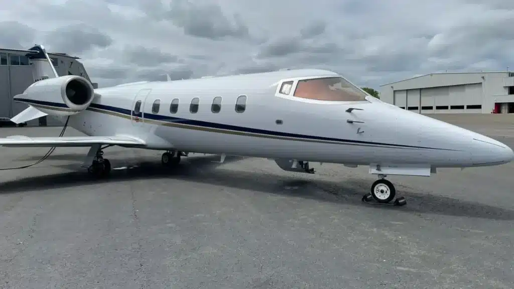 Learjet 60 midsize jet charter, Bombardier Learjet 60 private aviation Fly Tango Jets