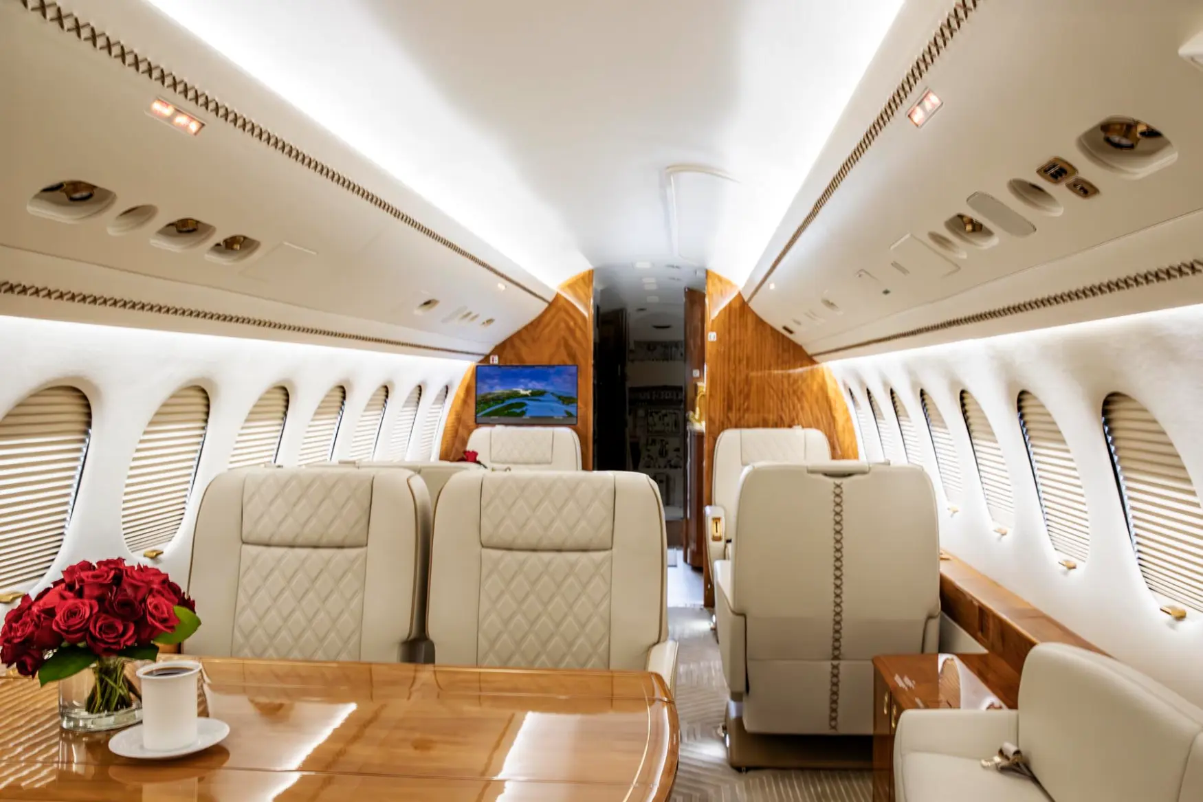 Dassault Falcon 7X ultra-long-range private jet — tri-engine design, wide cabin interior for up to 16 passengers and 5,950 nm global range